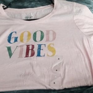 Short sleeve good vibes shirt